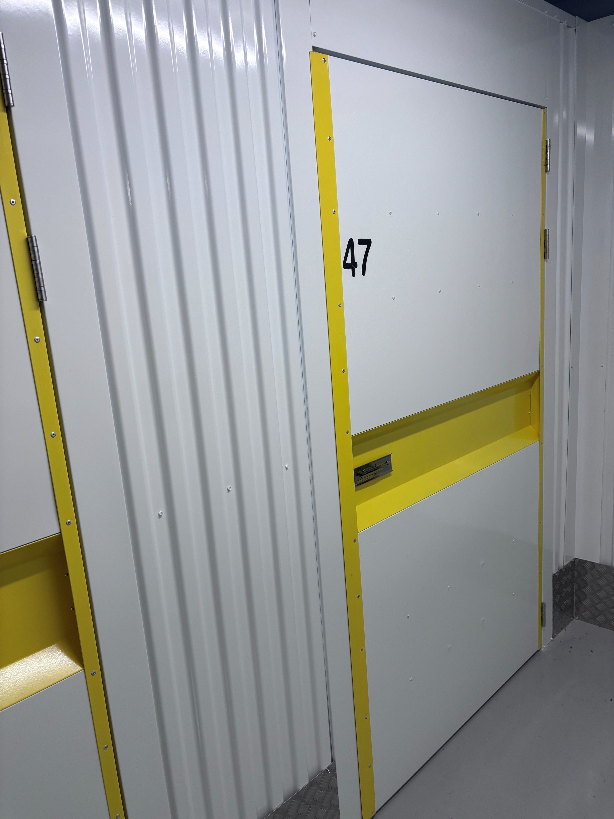 Porte de box privatif sécurisé numéro 47 Garde-meubles CERFBOX Saint-Laurent-Nouan